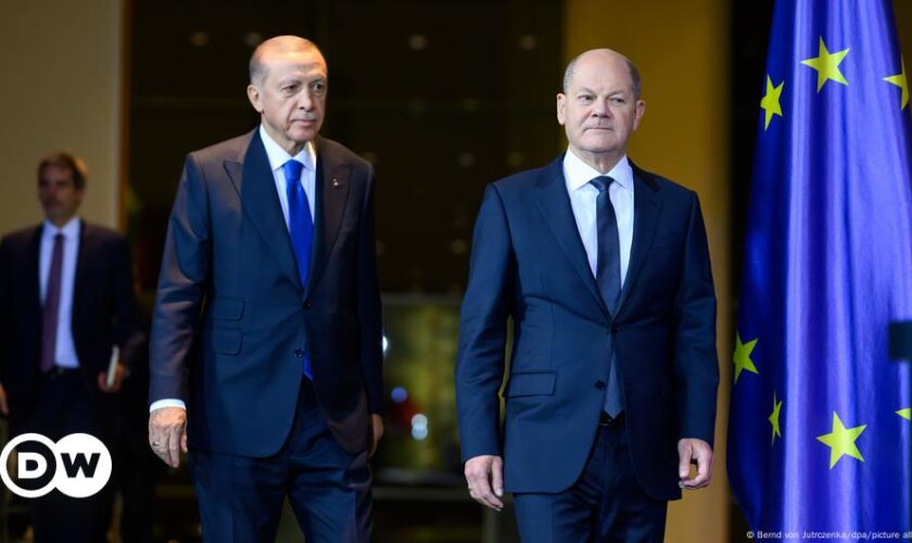 Germany's Olaf Scholz holds difficult talks in Turkey