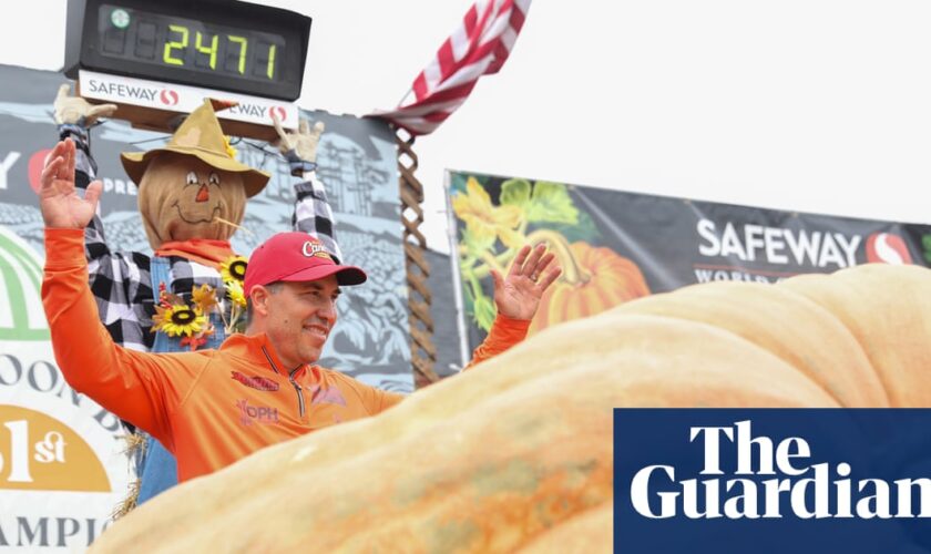 Good gourd! Minnesota teacher clinches pumpkin weigh-off with 2,471-lb winner