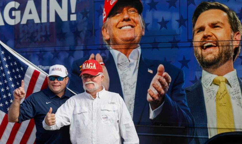 «Il est la voix du peuple»: en Pennsylvanie, à bord du bus de campagne de Donald Trump