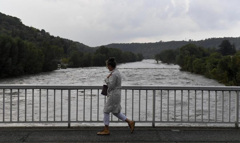 Intempéries: cinq départements en vigilance orange pluie-inondations