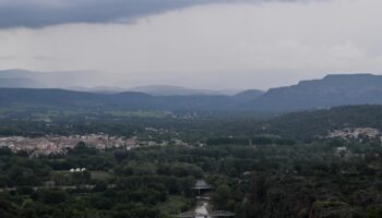 Intempéries dans le Var : l’effondrement d’un pont isole 584 personnes