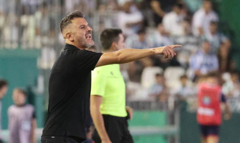 Iván Ania, entrenador del Córdoba CF: «La falta de oficio está en los detalles, pero ya está todo hablado»