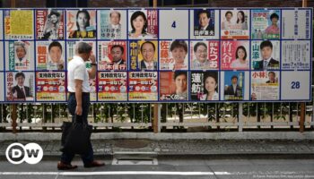 Japan election: Ruling party loses majority, says NHK