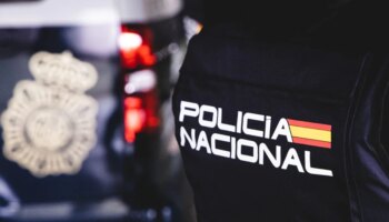 La Policía usa un inmovilizador eléctrico para salvar a un hombre de autolesionarse