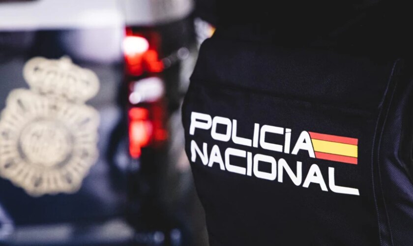 La Policía usa un inmovilizador eléctrico para salvar a un hombre de autolesionarse