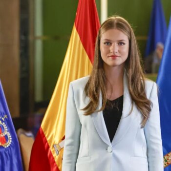 La Princesa Leonor rinde homenaje a Asturias con un traje azul para recibir el título de Alcaldesa Honoraria de Oviedo