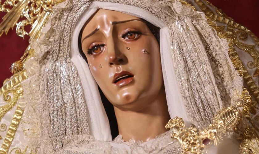 La Virgen del Amor de Pino Montano culmina la misión por sus 25 años con una procesión extraordinaria