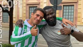 La emotiva historia del camarero 'sevillano' que llegó en patera de Gambia y sueña con ser fisioterapeuta del Betis