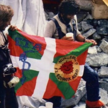 La ikurriña con logo de ETA, del Everest a San Mamés: expedición patrocinada, 44 años de desmemoria y un sherpa que "no entiende de política"