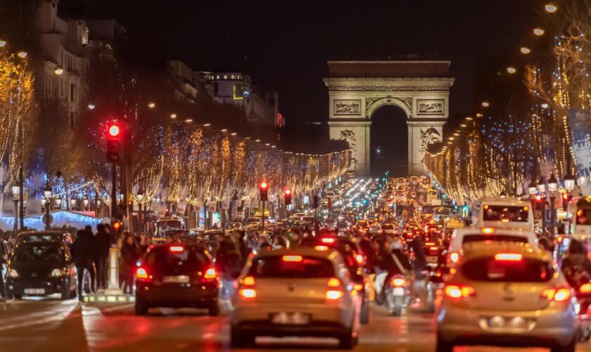 La mairie de Paris publie un arrêté instaurant dès lundi une zone à trafic limité dans l'hypercentre de la capitale