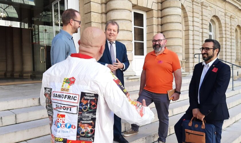 « La santé est sacrifiée sur l’autel de la finance » : amers, les syndicats de Sanofi s’invitent au Sénat