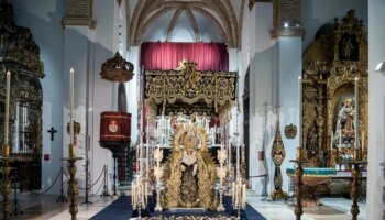 La simbología del besamanos de la Virgen de las Lágrimas de la Exaltación