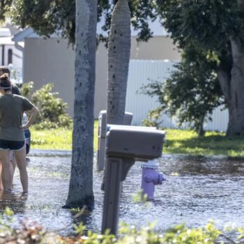 Las conspiraciones más locas sobre los huracanes en EEUU mientras Milton golpea Florida