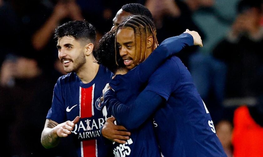 Ligue 1 : avant la Ligue des champions, le PSG s'offre Strasbourg et retrouve la tête