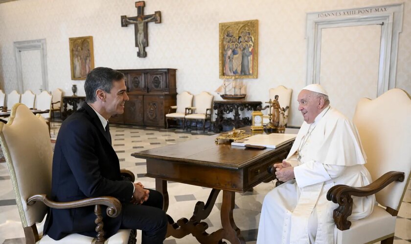 Los 35 minutos de Pedro Sánchez con el Papa Francisco en plena tormenta por el caso Koldo