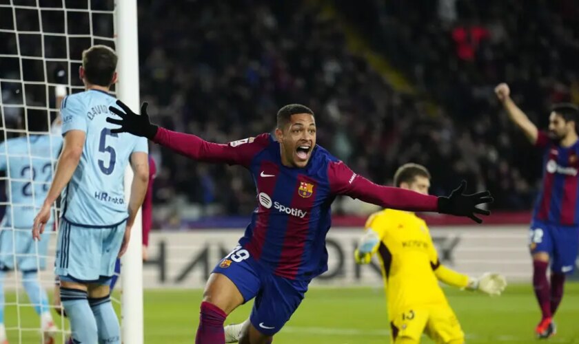 Los dos goles de Vitor Roque en el Barcelona, partiendo desde la izquierda