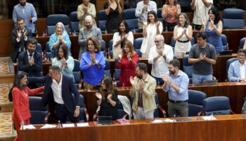 Los partidos madrileños exigen responsabilidades a Más Madrid con la diputada Loreto Arenillas señalada como "mediadora" de Errejón con una de las víctimas