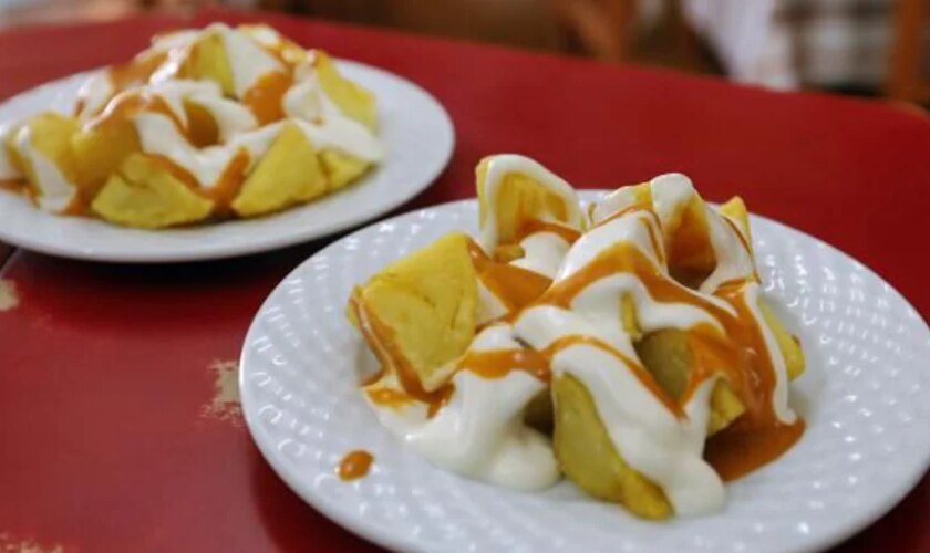 Madrid celebra un festival para elegir las mejores patatas bravas: dónde es, precios, fechas y cómo conseguir entradas