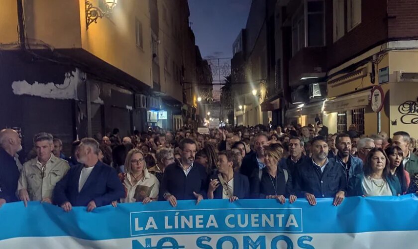 Marcha histórica en La Línea para exigir ante la Verja un trato singular