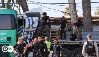 Middle East: Ramming attack near Israeli army base injures dozens