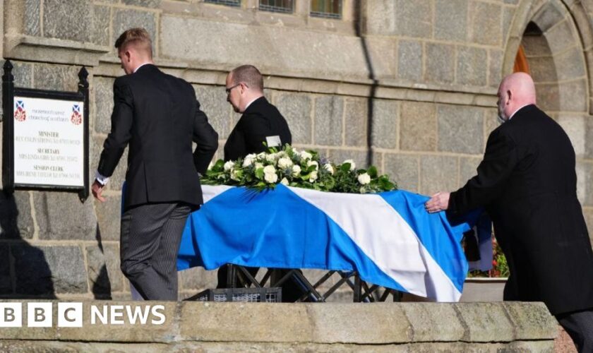 Mourners gather for Alex Salmond's funeral