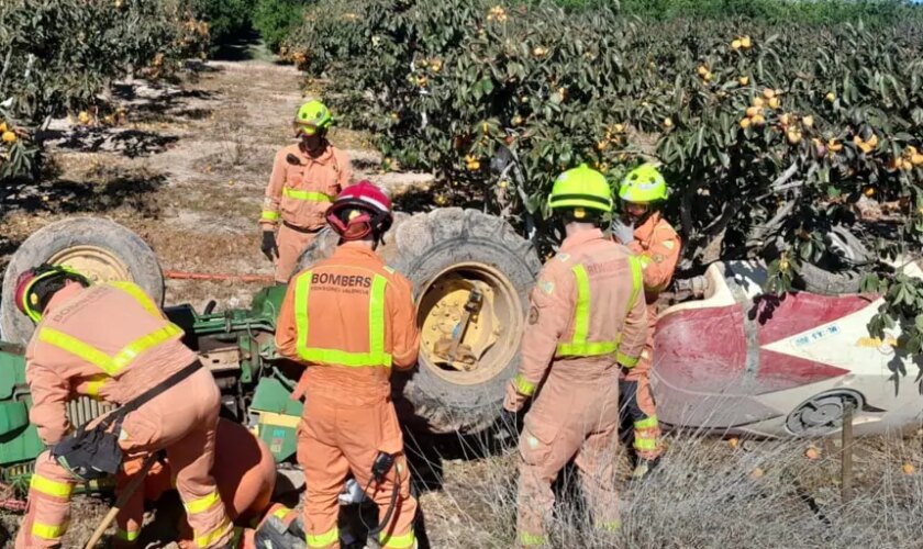 Muere un hombre al volcar su tractor en la localidad valenciana de Beneixida