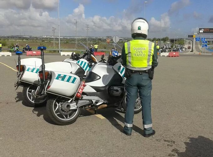 Muere una mujer embarazada al chocar su coche con otro que iba en dirección contraria