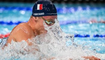 Natation : pour son retour, Léon Marchand s’impose en finale du 100m 4 nages à Shanghai