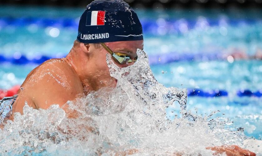 Natation : pour son retour, Léon Marchand s’impose en finale du 100m 4 nages à Shanghai