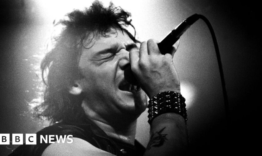 Original Iron Maiden singer Paul Di'Anno dies