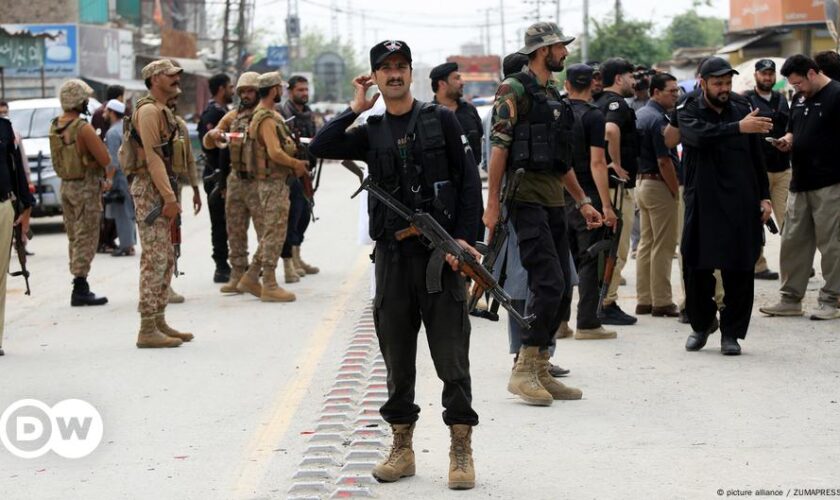 Pakistan: Gunmen kill 20 miners in restive Balochistan