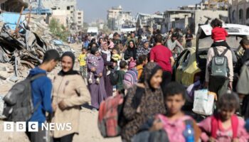 Palestinians fleeing Jabalia say bodies are left lying on streets