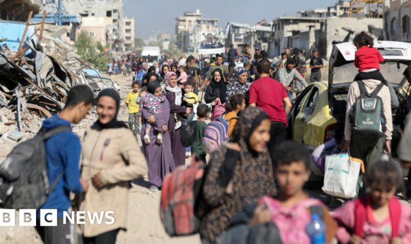 Palestinians fleeing Jabalia say bodies are left lying on streets