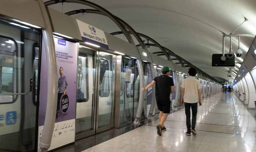 Paris : la station de métro de la ligne 14 Porte de Clichy totalement inondée lundi soir