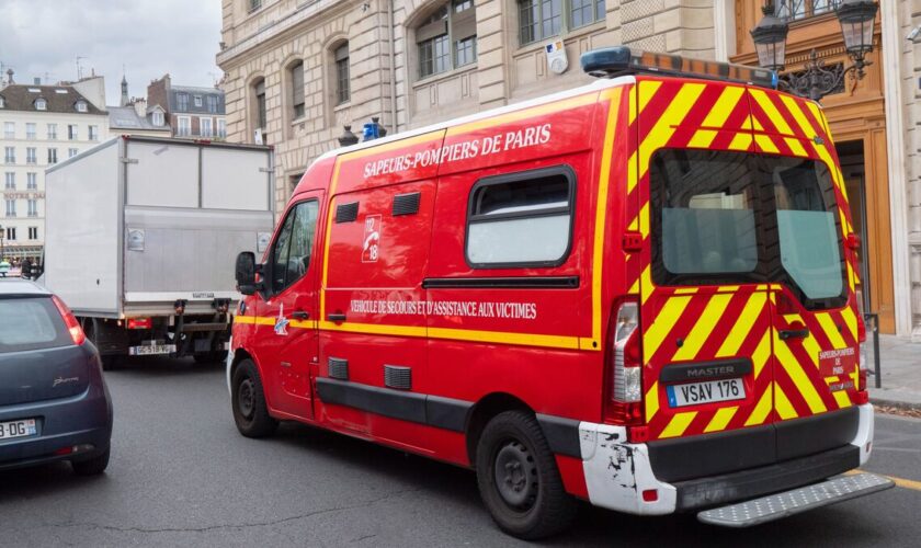 Paris : une femme meurt écrasée par un camion à un passage piéton