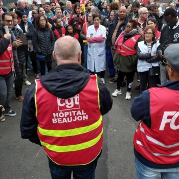 Pénurie de personnel et organisation contestée : le ras-le-bol des soignants de Beaujon, en grève illimitée