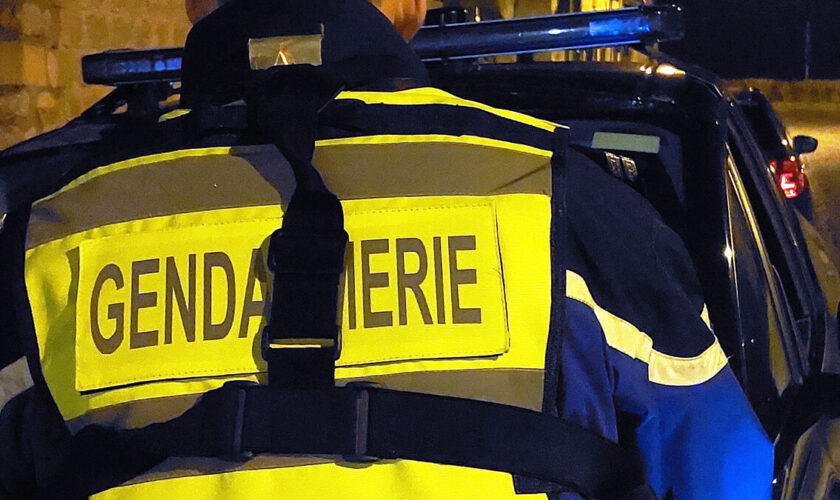 Pont-Sainte-Maxence : au volant et sous stupéfiants, elle tente de semer les gendarmes avant de les agresser