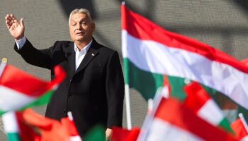 Présidentielle américaine : Viktor Orban, le modèle hongrois qui inspire les stratèges du trumpisme