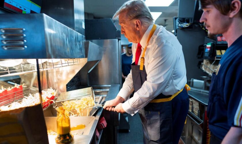 Présidentielle américaine: polémiques, barquettes de frites... Trump sur tous les fronts pour creuser l’écart