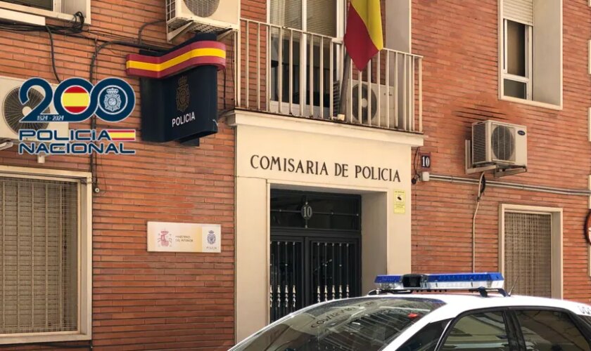 Prisión para un ladrón por robar teléfonos móviles mediante tirones violentos en Alcoy