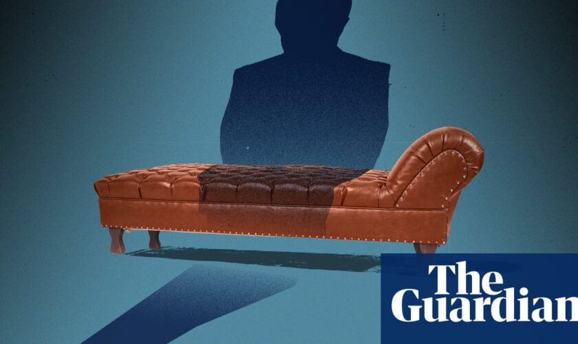 Psychotherapists in England must be regulated, experts say, after abuse claims rise