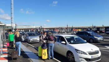 Réaménagement d’Orly : l’aéroport maintient son projet de dépose-minute et parkings excentrés, situés à 1 km