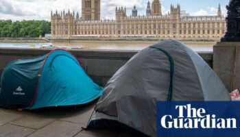 Rise in rough sleeper deaths in UK prompts call for shelter funds