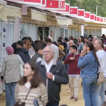 Sanz plantea a los libreros «incrementar algunos días de la semana que viene» la Feria del Libro de Sevilla