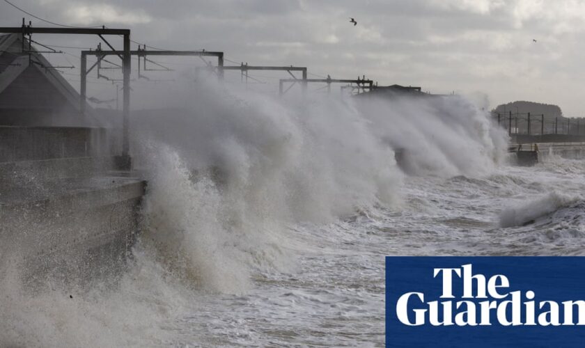 Storm Ashley to bring 80mph winds to parts of UK this weekend