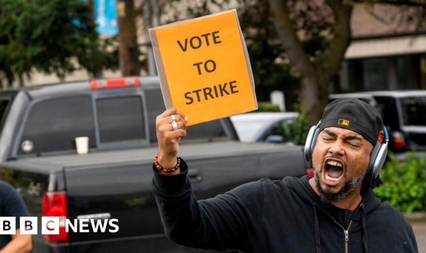 Striking Boeing workers reject 35% pay rise offer