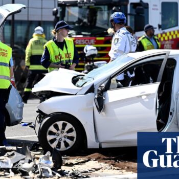 Sydney Harbour Bridge closed after multicar crash leaves two dead