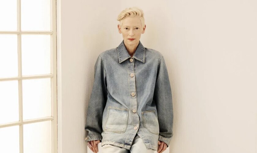 Tilda Swinton: "El capitalismo nos quiere aislados y pendientes de consumir"