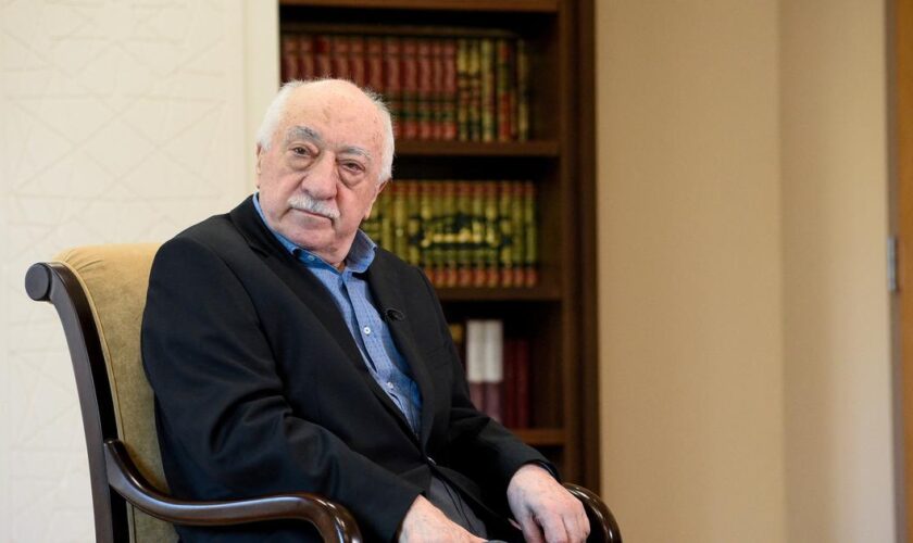 Tourné vers l'Occident, à la tête d'un «État parallèle»...Qui était Fethullah Gülen, «l'ennemi juré» d'Erdogan ?