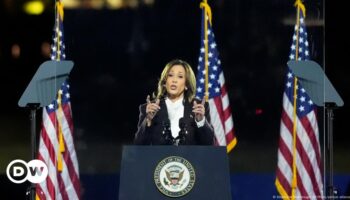 US election: Harris says Trump wants 'unchecked power'